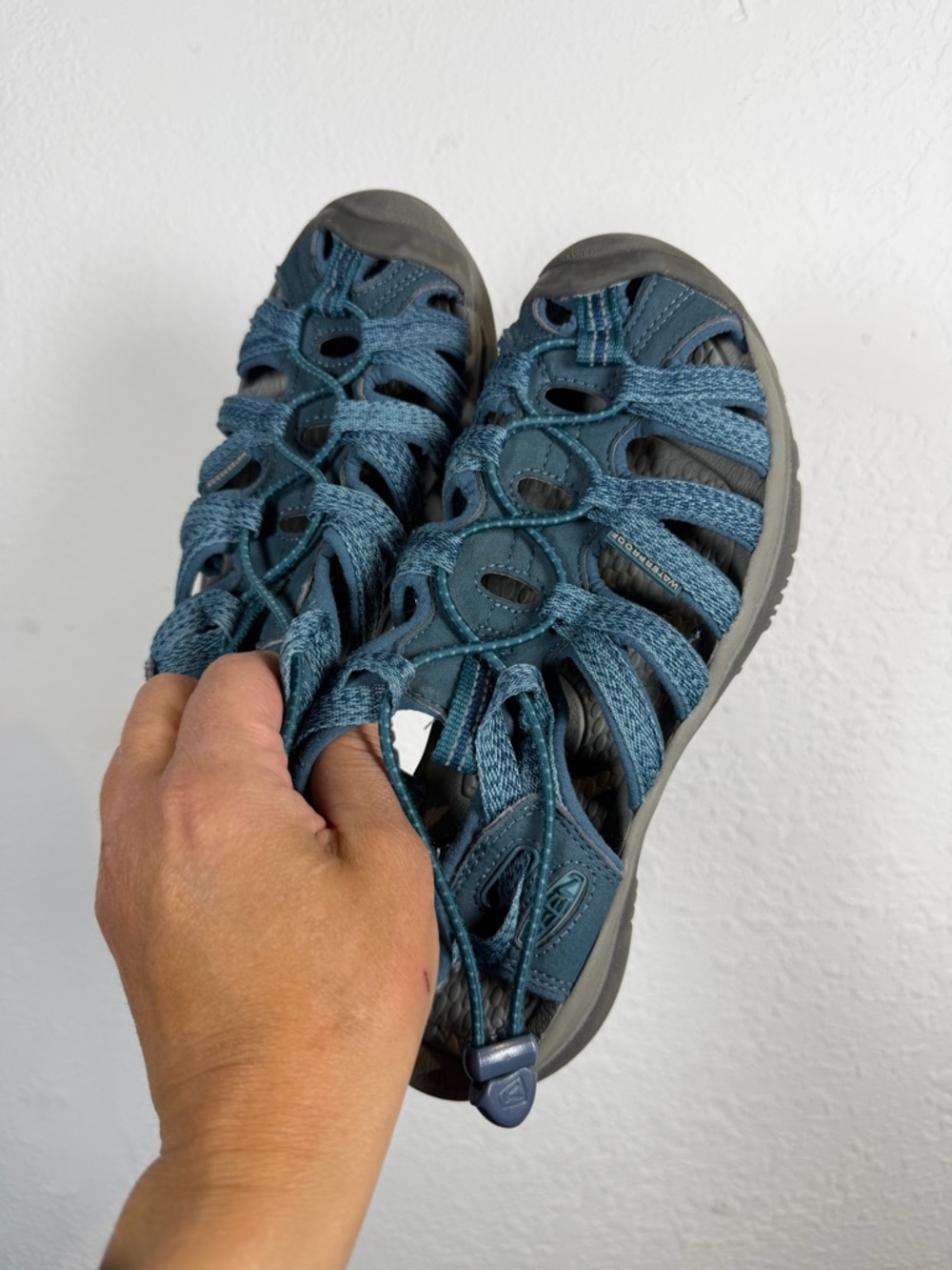 KEEN Strappy Outdoor Sandal, Size 6.5 - Picture 5 of 6